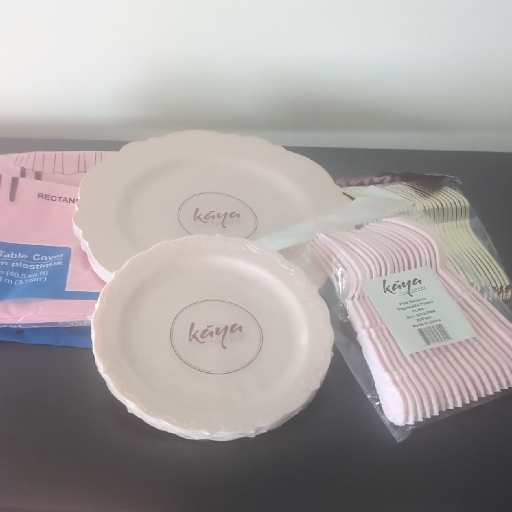 Pink Disposable Tableware Set